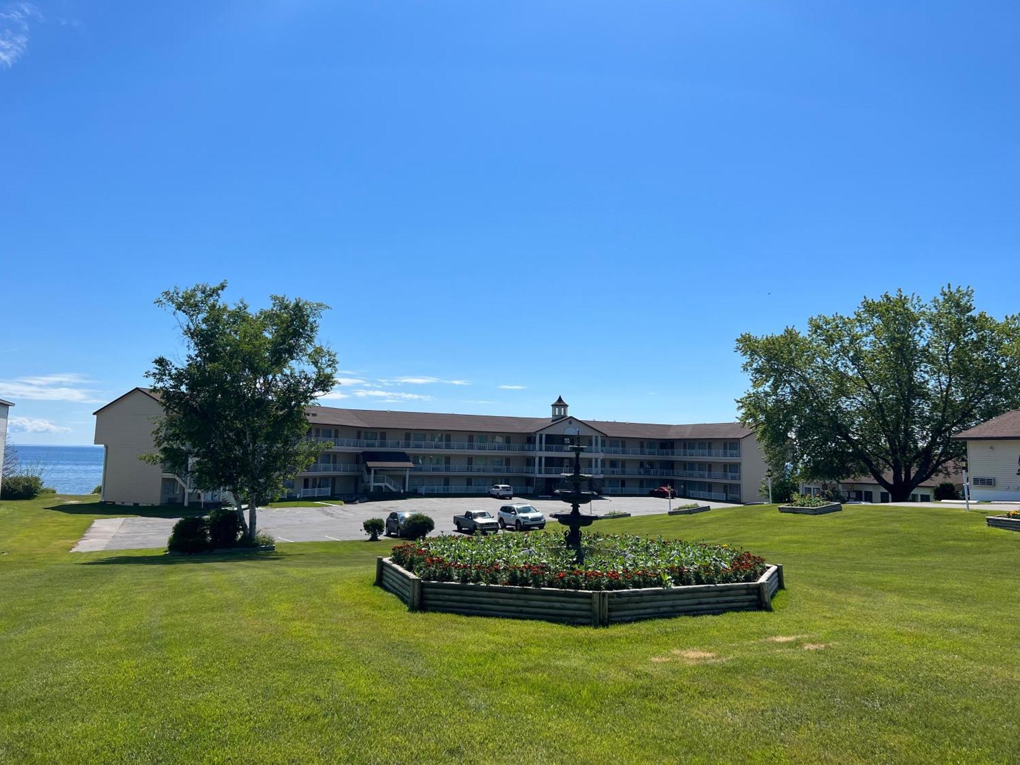 Quality Inn Lakefront Saint Ignace Dış mekan fotoğraf