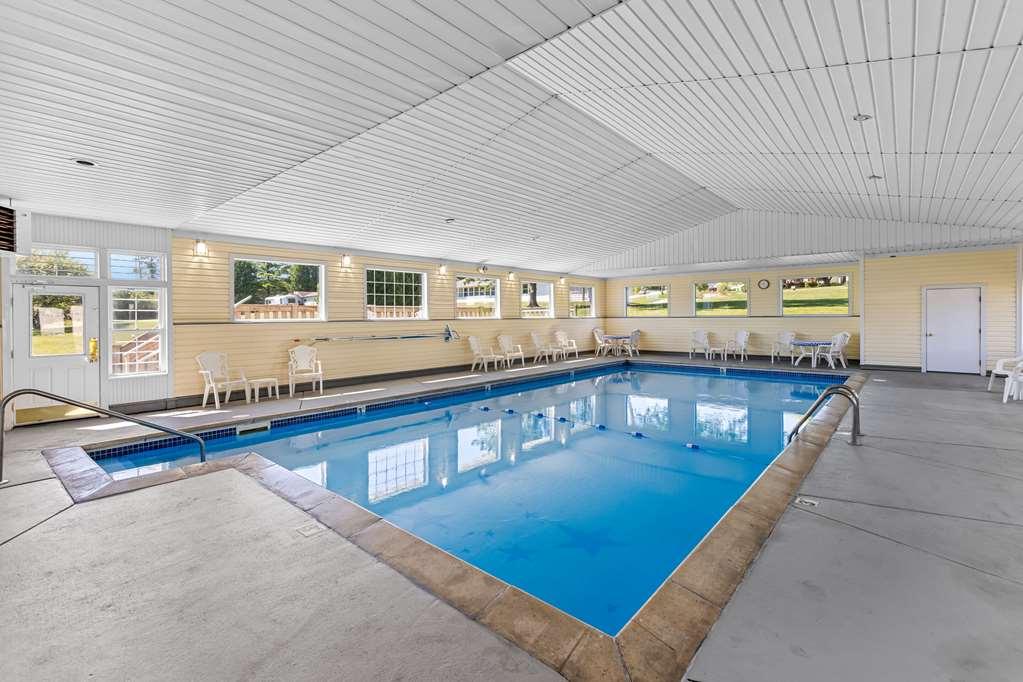 Quality Inn Lakefront Saint Ignace Konforlar fotoğraf