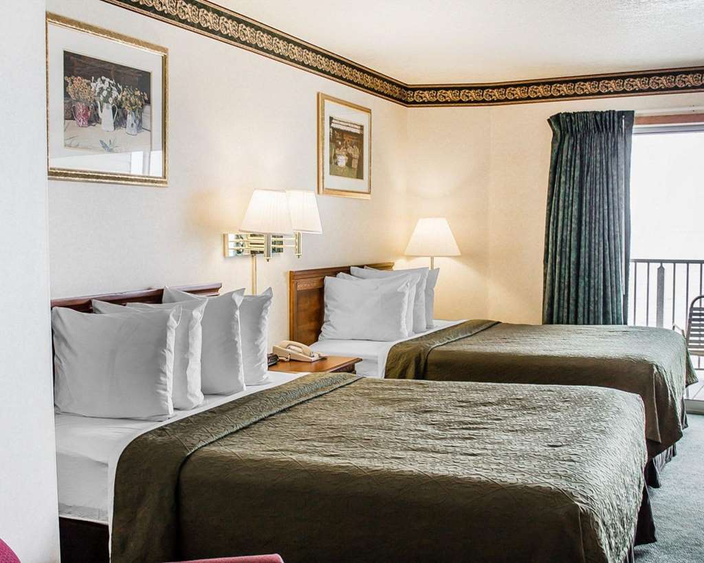 Quality Inn Lakefront Saint Ignace Oda fotoğraf
