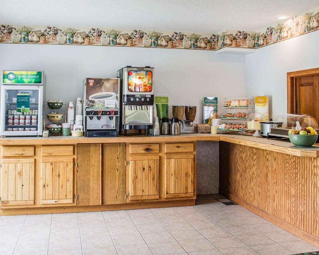 Quality Inn Lakefront Saint Ignace Restoran fotoğraf
